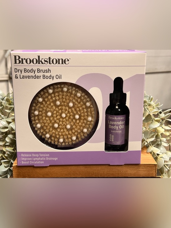 Brookstone Other - Brookstone Lavender Body Oil & Natural Bristle Brush Set